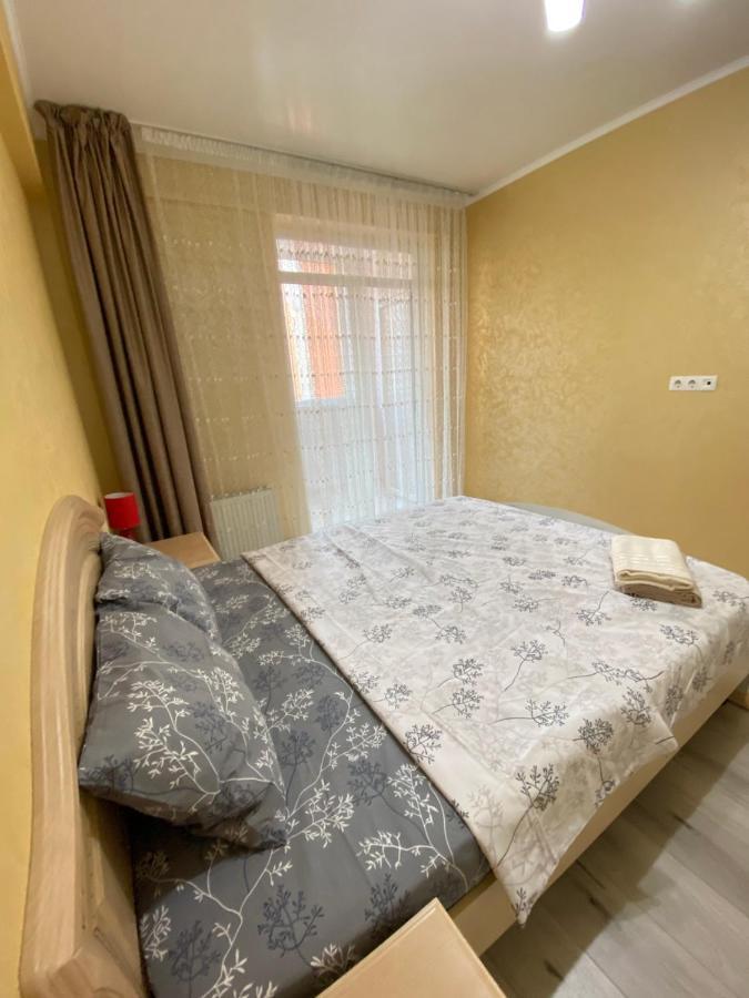 Two Bedroom Large Apartment In Kischinau Exterior foto