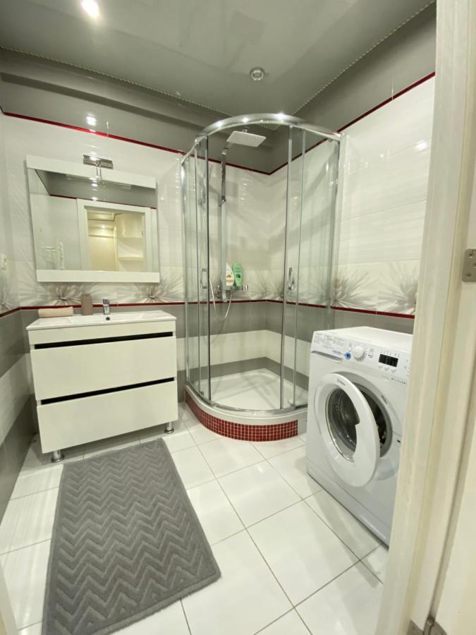 Two Bedroom Large Apartment In Kischinau Exterior foto