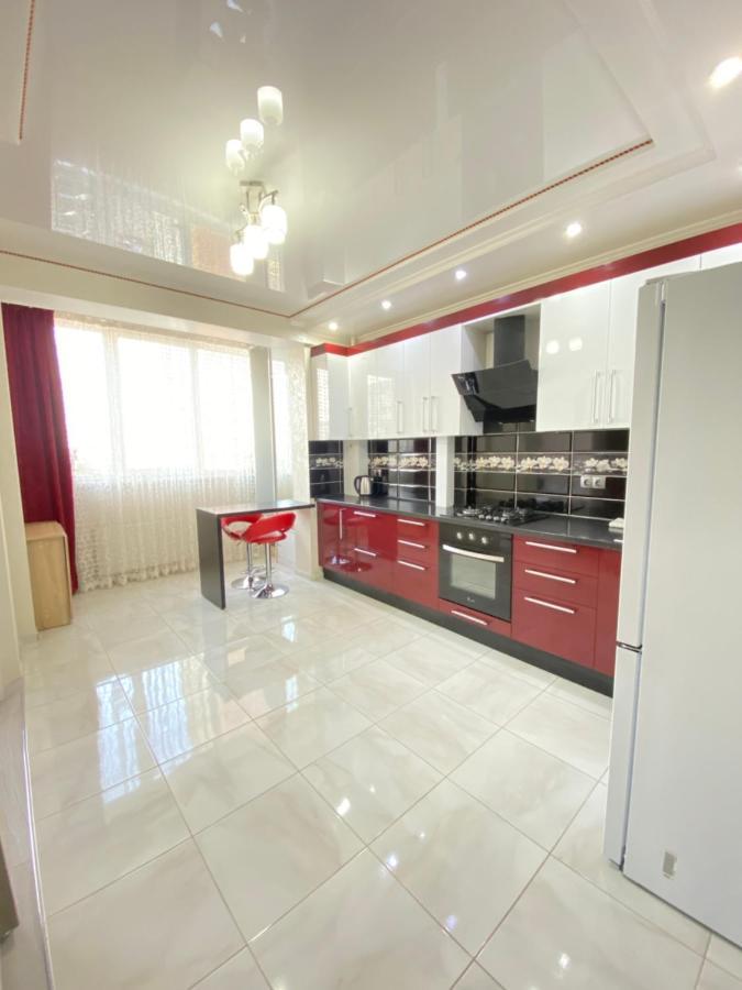 Two Bedroom Large Apartment In Kischinau Exterior foto