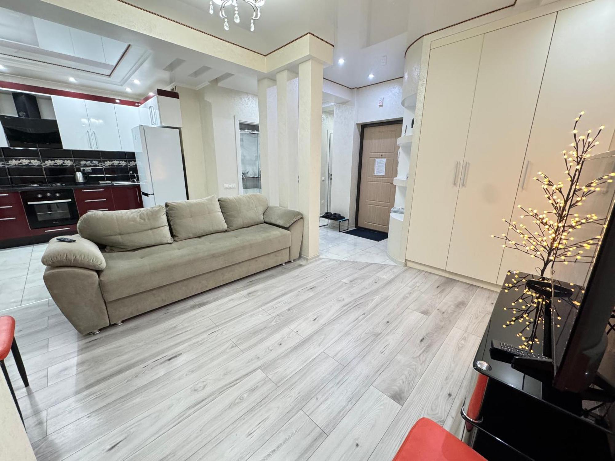 Two Bedroom Large Apartment In Kischinau Exterior foto