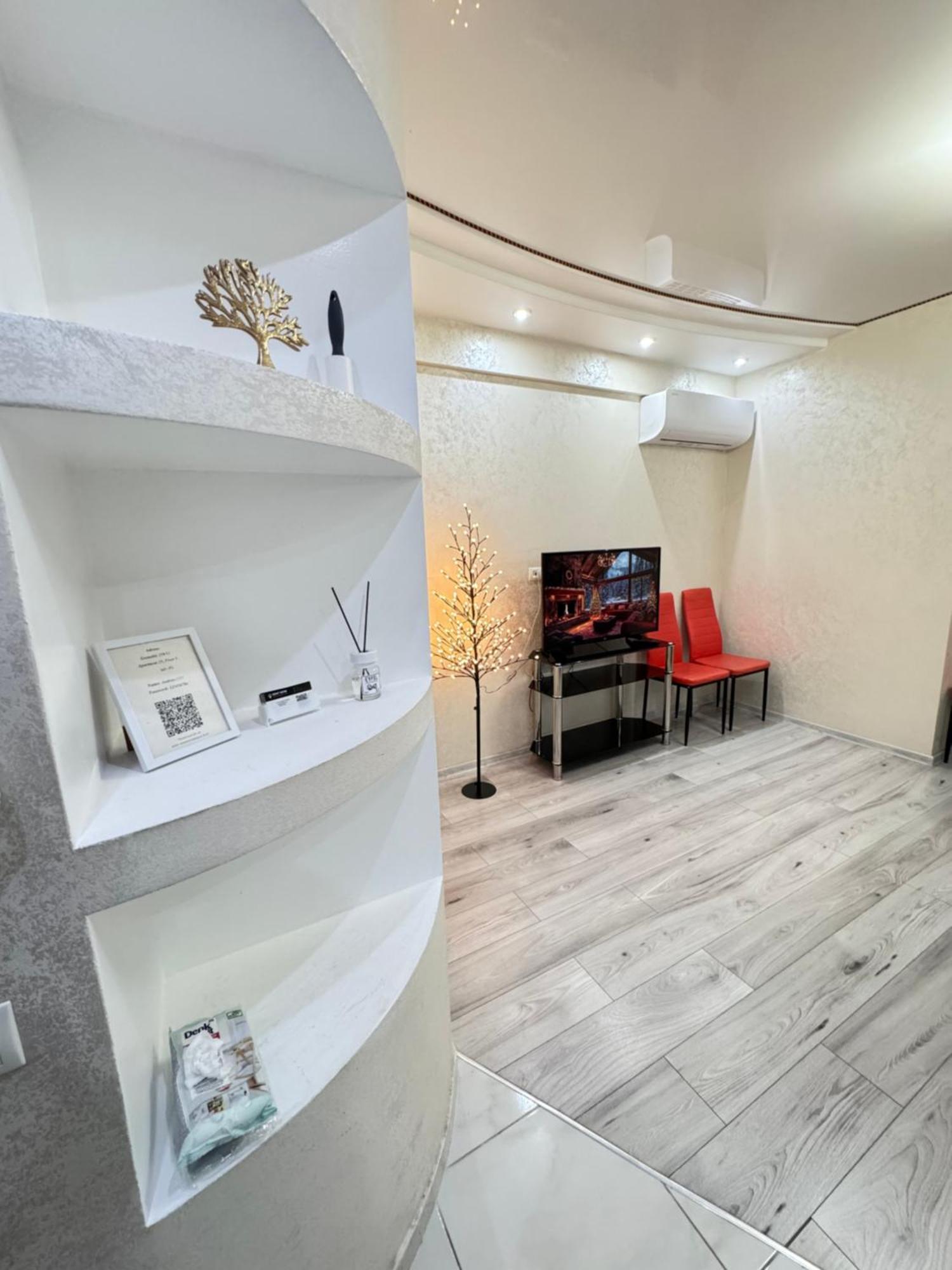 Two Bedroom Large Apartment In Kischinau Exterior foto